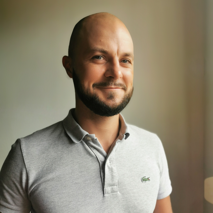 Nicolas — Responsable service client